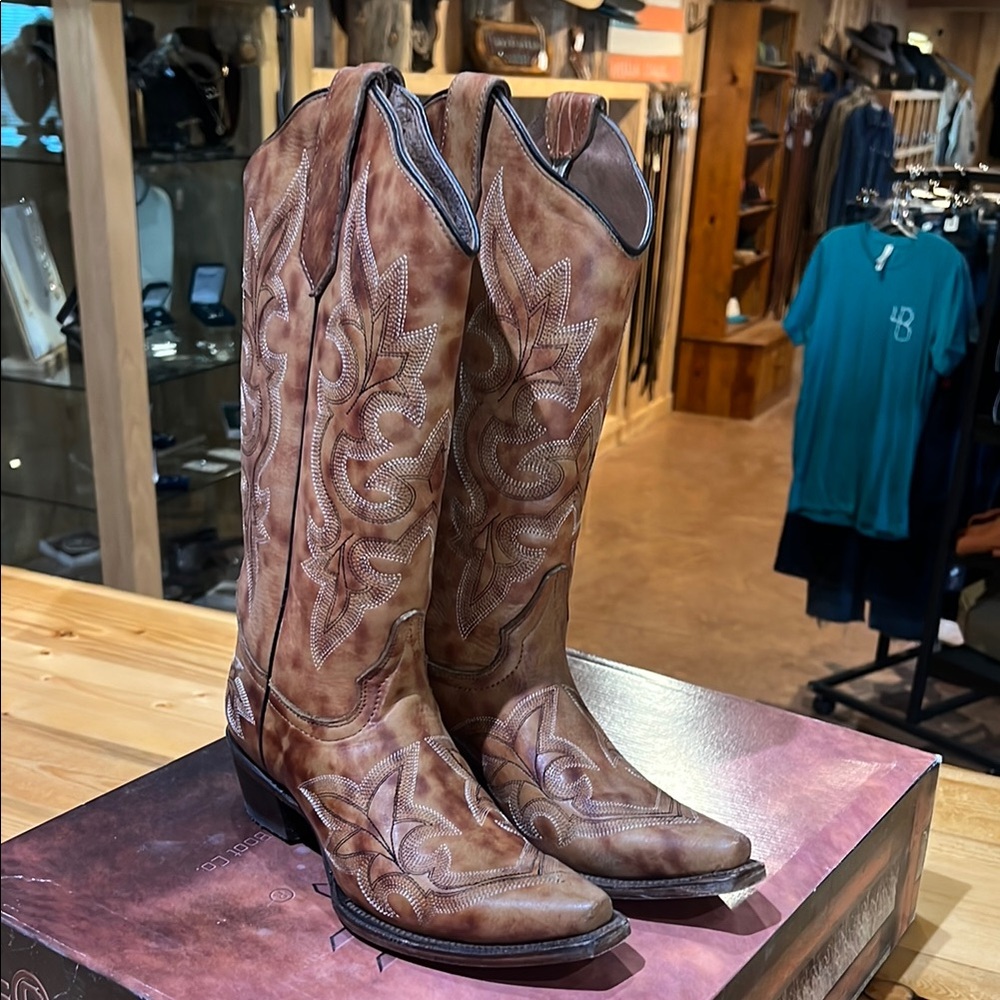 Circle G Brown Snip Toe Boots